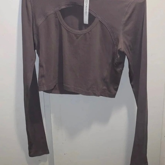 NEW LULULEMON LONG SLEEVE CROP workout top - Picture 4 of 7
